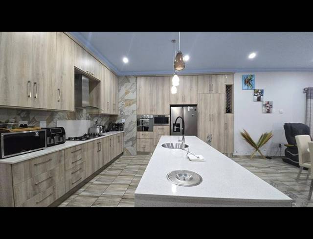 3 BEDROOM HOUSE FOR SALE IN VILLE D AFRIQUE